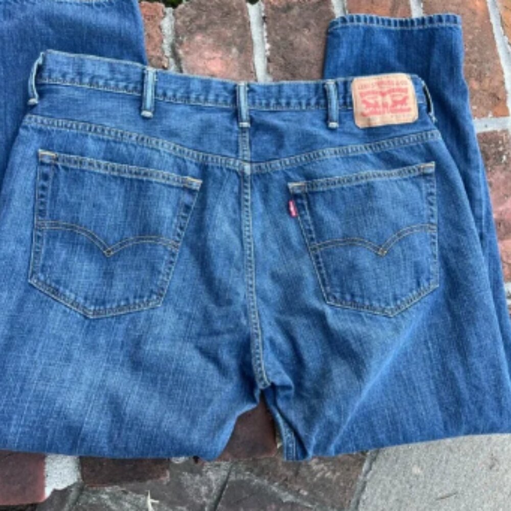 Levi Strauss "569" loose straight leg blue jeans size 38 x 30